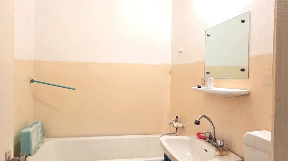 Apartament cu 1 cameră, ETAJ 1, VASLUI - zona FEROVIARI; - Poză 6
