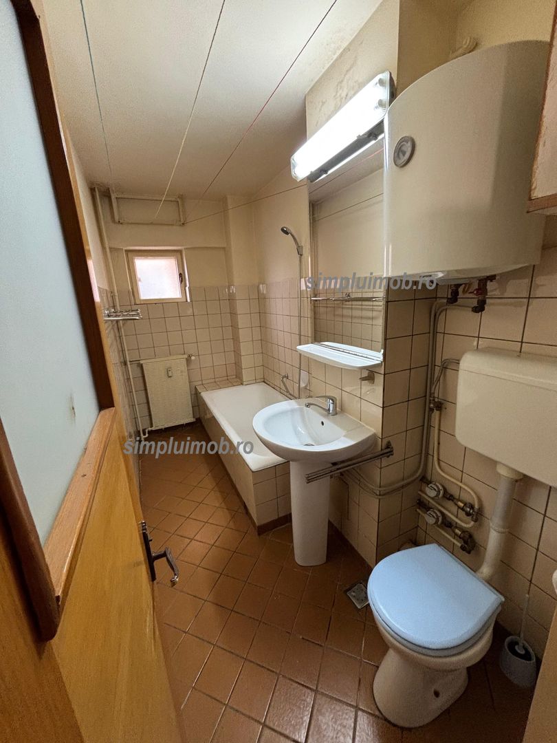 Unirii Decebal 3 camere decomandat 80 mp - Poză 22