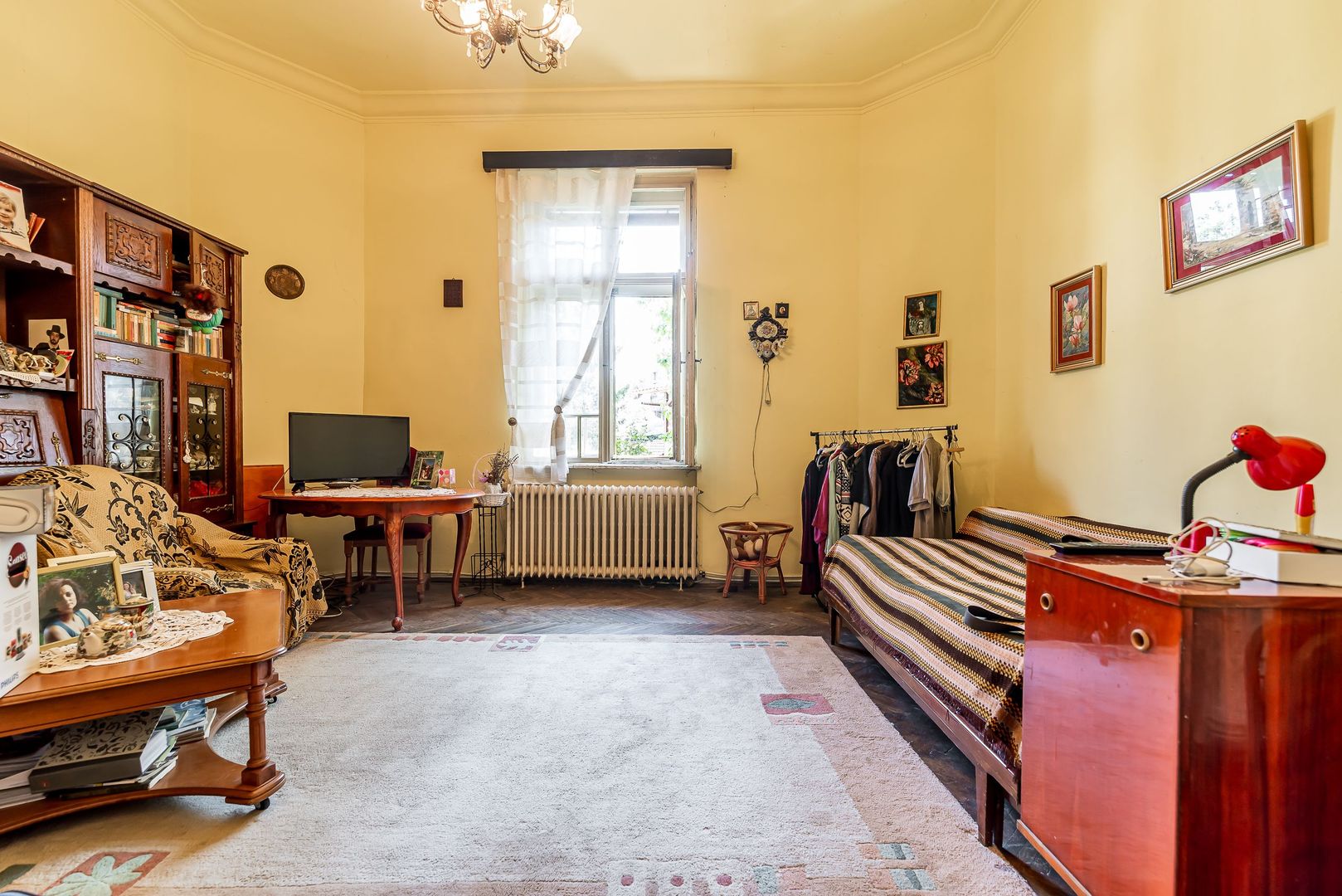 Apartament cu 4 camere si terasa si curte proprie, langa primarie - Poză 9
