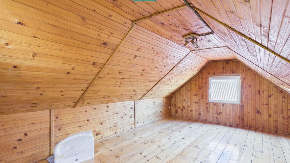 Casă din lemn în Uileacu de Munte – teren 2140 mp - Poză 11