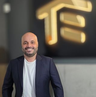 Catalin Slave - TRÎMBIȚAȘU ESTATE