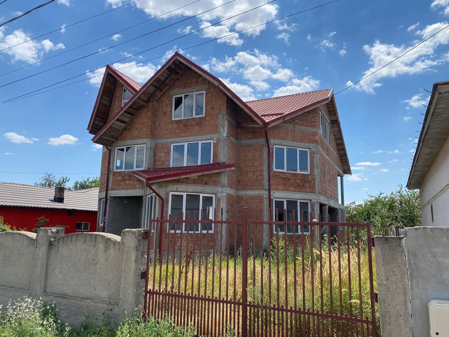 Adunatii Copaceni, vila la rosu P+1+M, teren 1044, teren 1044 - Poză 1