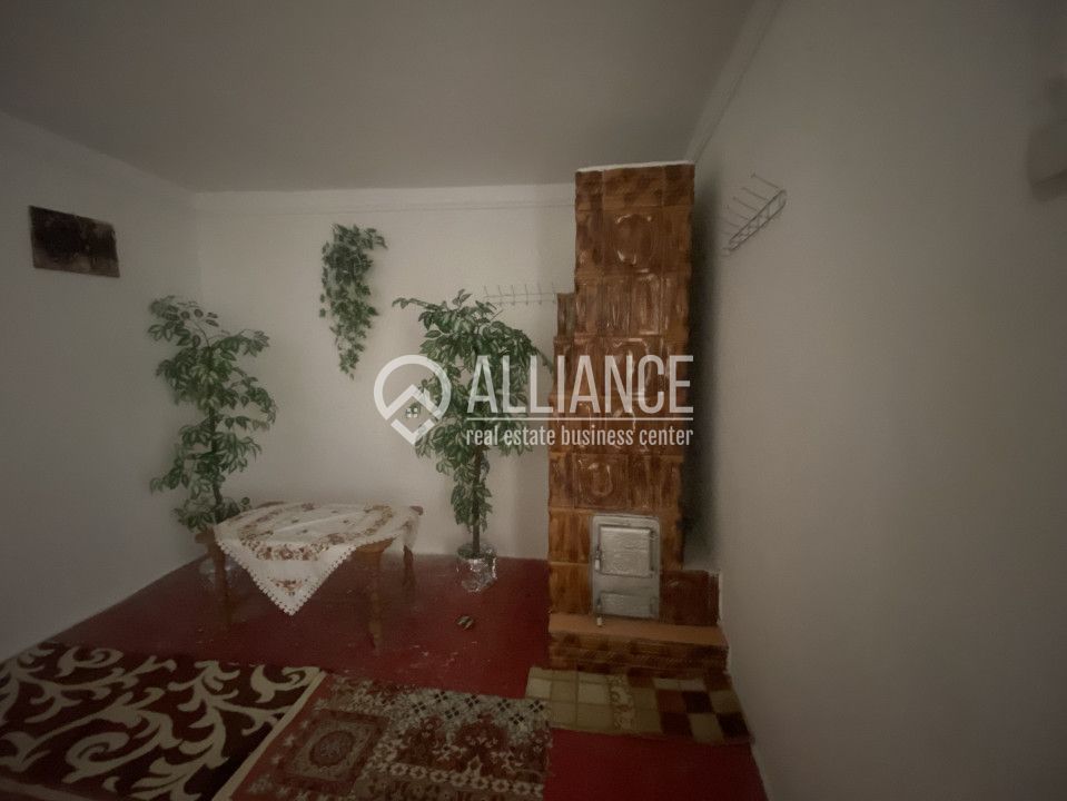 Murfatlar (COD 07)Casă bătrânească locuibilă cu teren de 300 mp - Poză 6