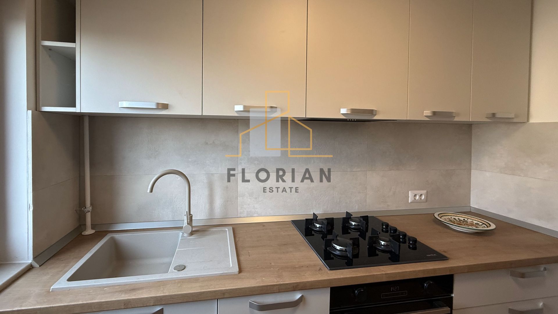 Apartament cu 3 camere in Piata Balcescu - Poză 8