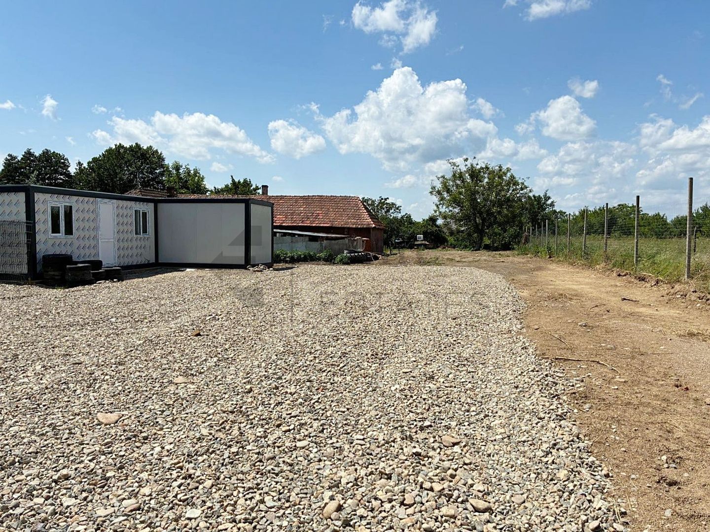 Teren 1637 mp cu 2 containere amenajate langa Barajul Tileagd - Poză 7