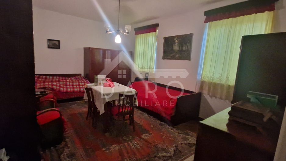 Vând apartament cu o camera in zona semicentrala a orasului - Poză 5