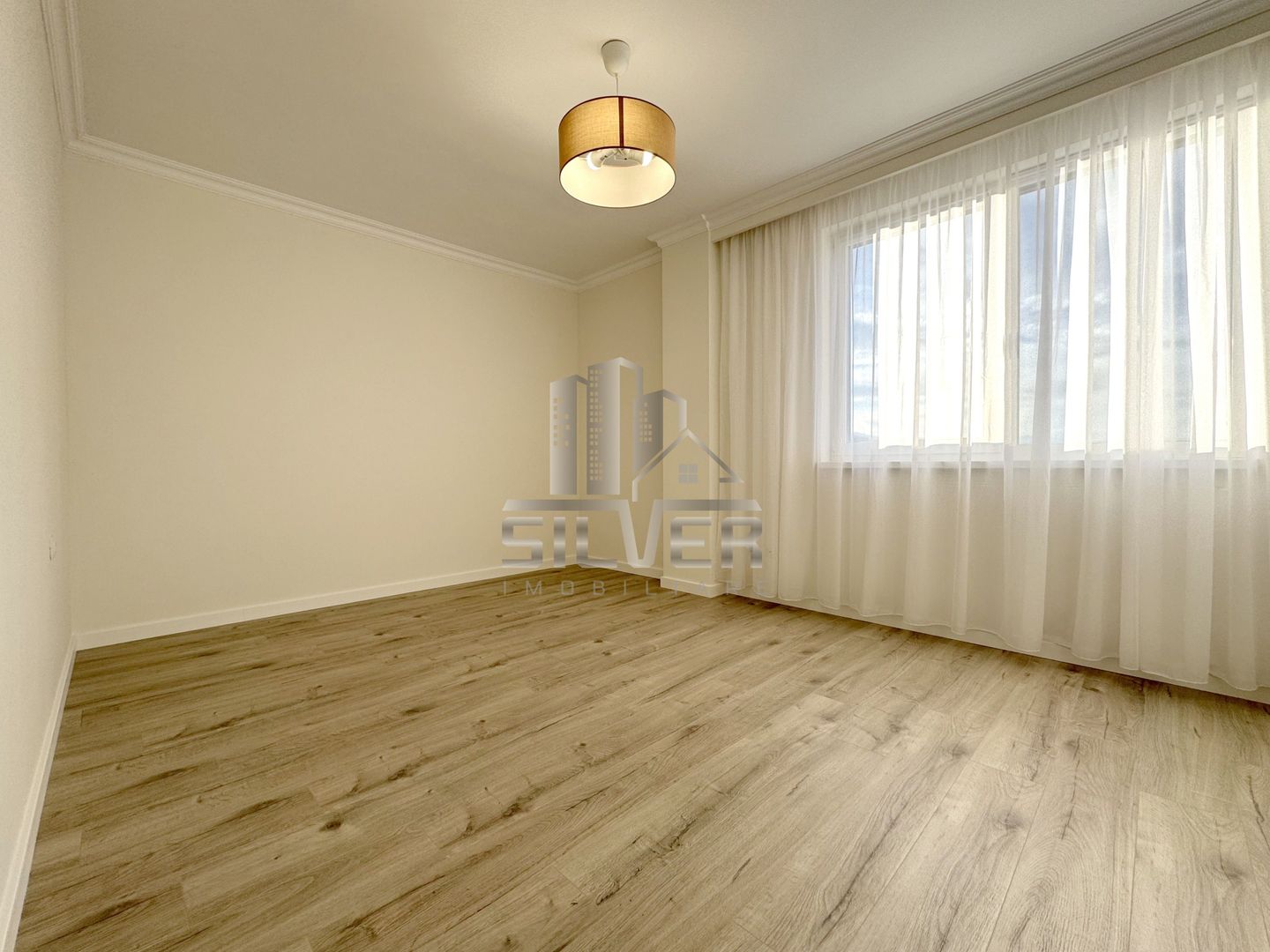 Apartament cu 4 camere /85.5mp/zona Sub Cetate. - Poză 9