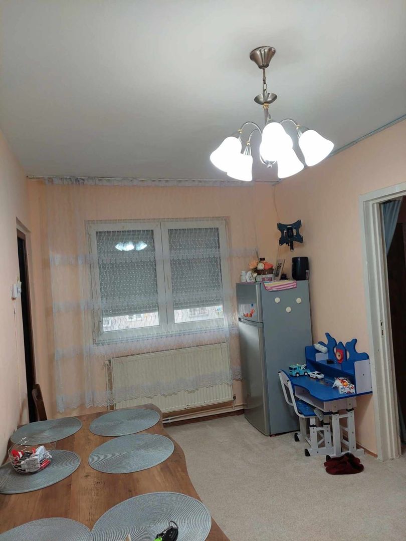 ageuropa.ro vinde ap 2 cam 33mp la etajul 3 în SOLIDARITĂȚII. - Poză 1