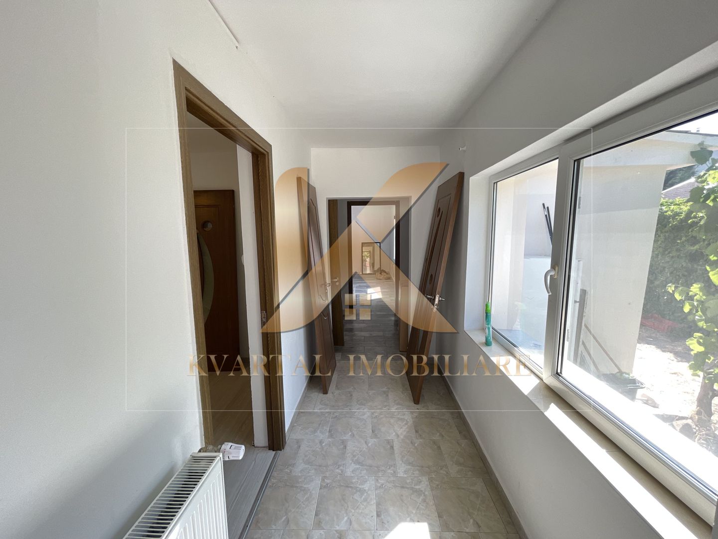 Casa individuală renovată 2 camere, 300mp teren. Zona Aradul Nou! - Poză 4