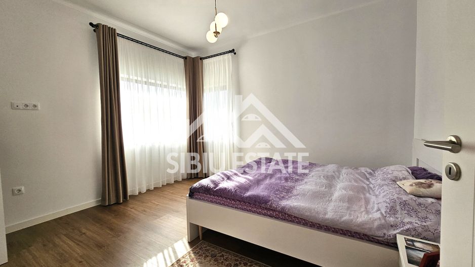 Casa Sibiu Cisnadioara, casa cu garaj, 5 camere, 3 bai - Poză 10