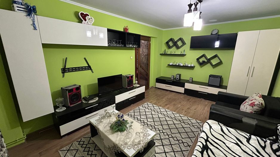 Apartament 2 camere, decomandat - zona Cetate - Poză 9