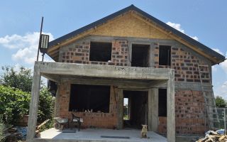 Casa de vânzare la rosu - Poză 2