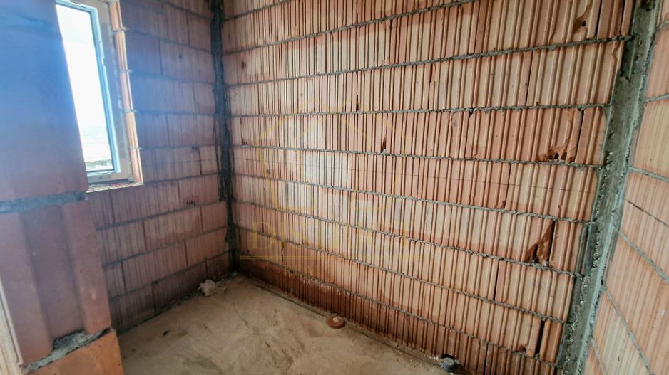 Duplex la rosu cu 3 camere | Mosnita Veche | Padurea Bistrei - Poză 7