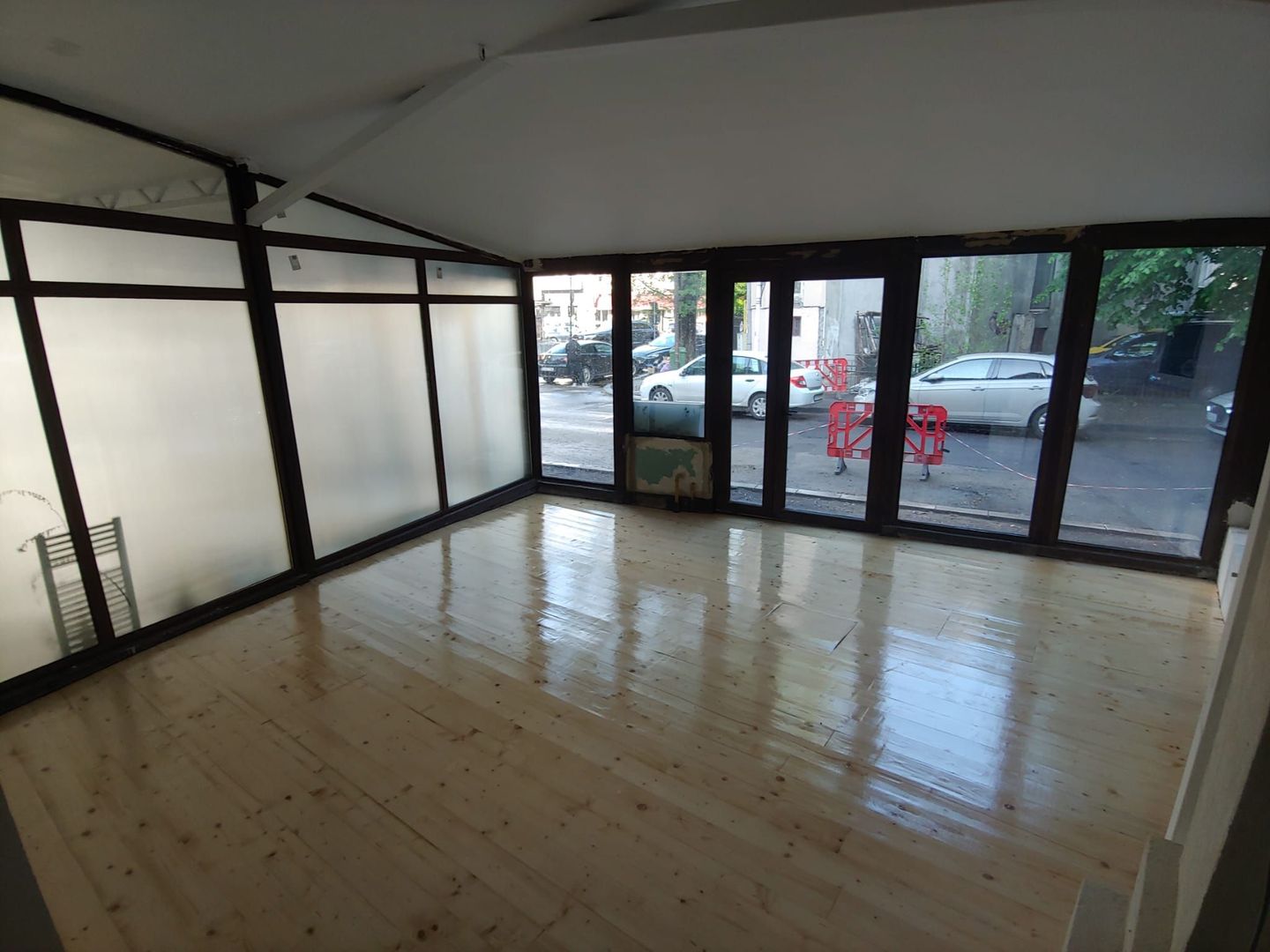 Spațiu comercial stradal | Dacia | Echipamente gelaterie incluse - Poză 2