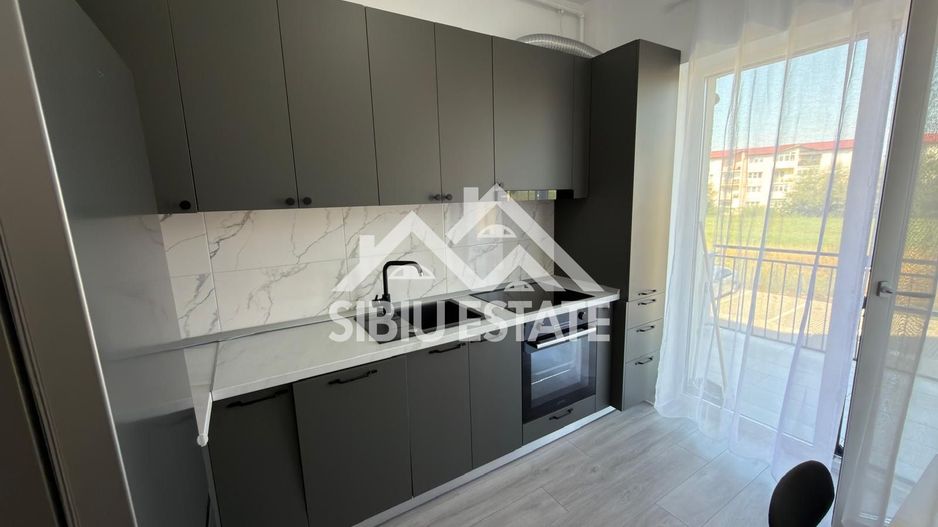 Apartament de închiriat , 2 camere decomandate, cu balcon si parcare - Poză 6