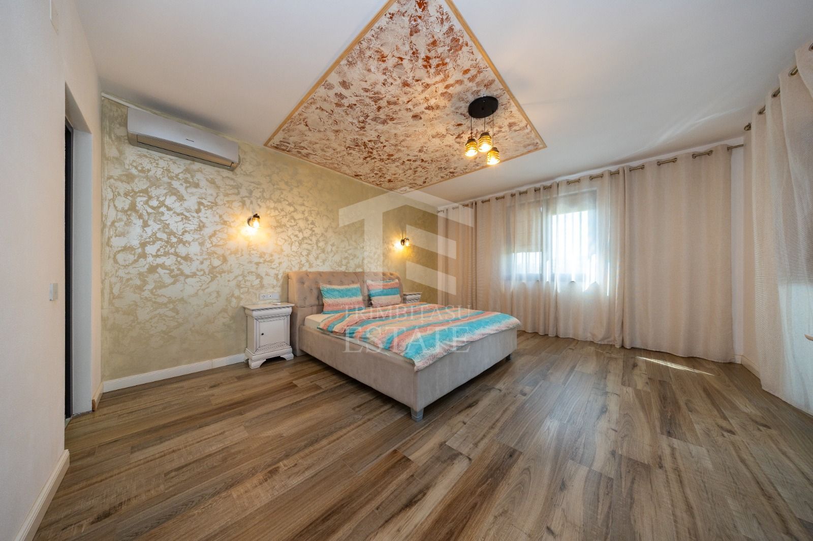 Sanpetru ,Subcetate-Casa 4 camere,3 bai+480 mp teren - Poză 23