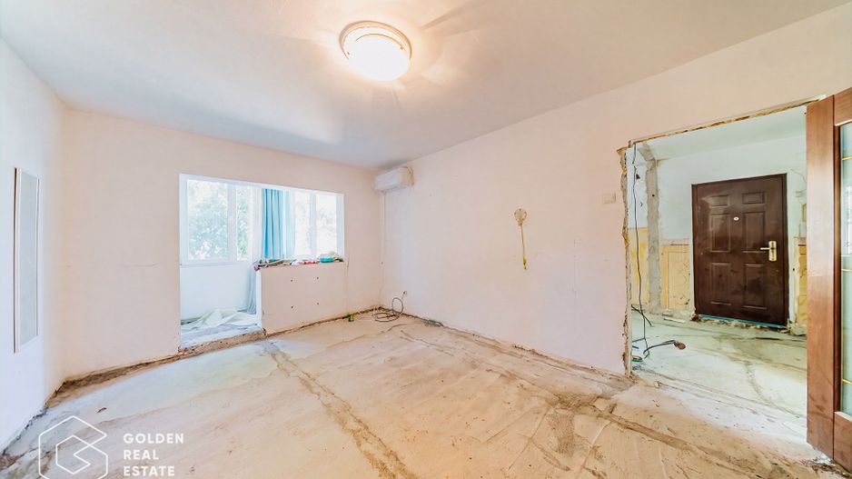 Apartament 3 camere, zona Alfa, decomandat - Poză 1