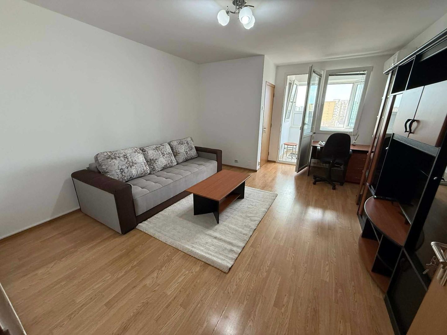 Garsoniera renovata, Nicolae Grigorescu, metrou aproape, bloc reabilitat - Poză 1