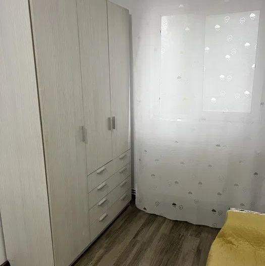 Aapratemt 3 camere si loc de paracare- et.3- 400euro-Mircea cel Batran - Poză 4