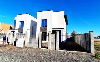 Oferim spre vanzare Case-Duplex cu 4 camere, situate in Giroc, zona buna - Poză 3