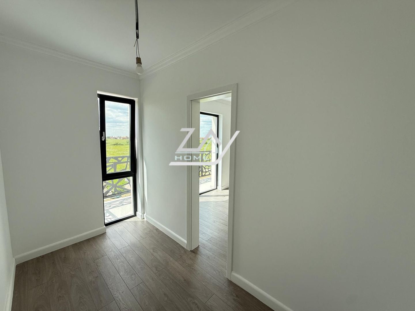 Duplex finalizat despartit prin camera tehnica. 3 dormitoare. 2 balcoane. - Poză 13