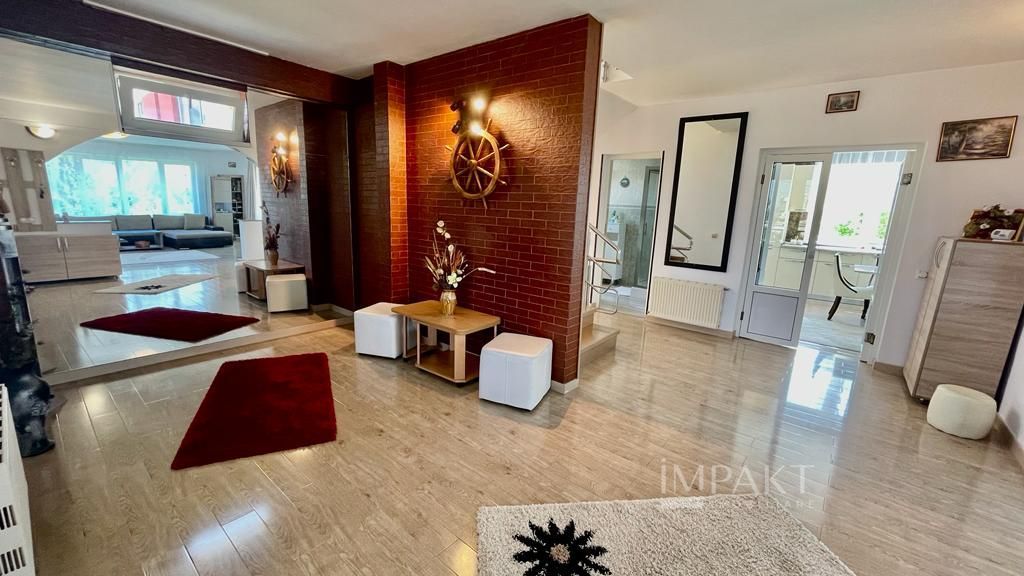 Casa deosebita cu 7 camere si piscina exterioara in cartierul Zorilor - Poză 15