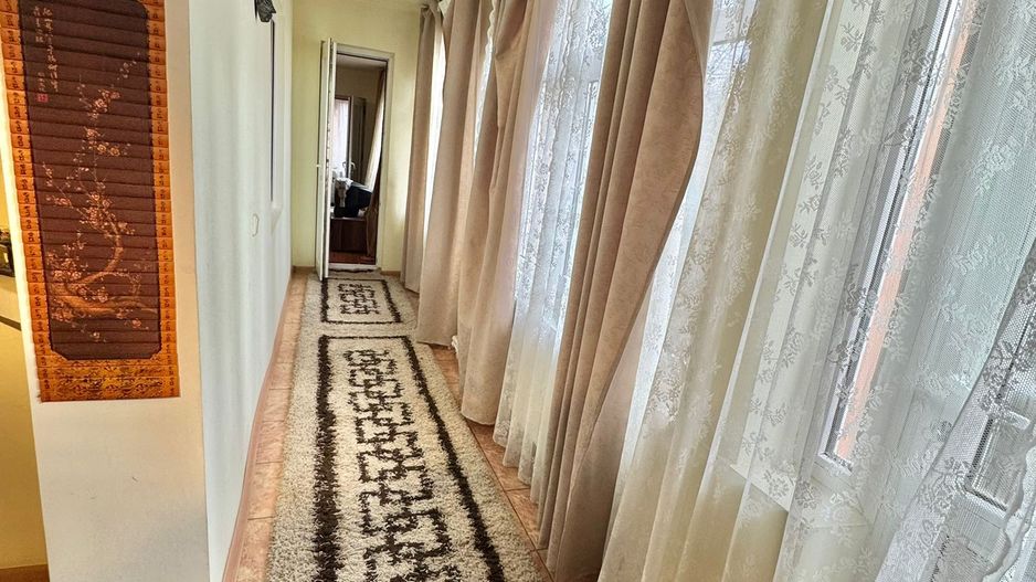 De vânzare casă cu 4 camere, garaj - Poză 10