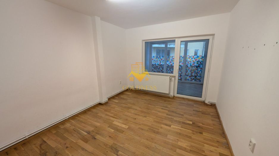 Casa/Spatiu de birou,Andrei Muresanu, 9 Camere,10 Parcari,Curte 2000mp - Poză 11