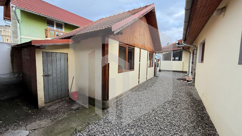 Casa individuala } Orlat | 250 mp Teren | Terasa inchisa - Poză 6