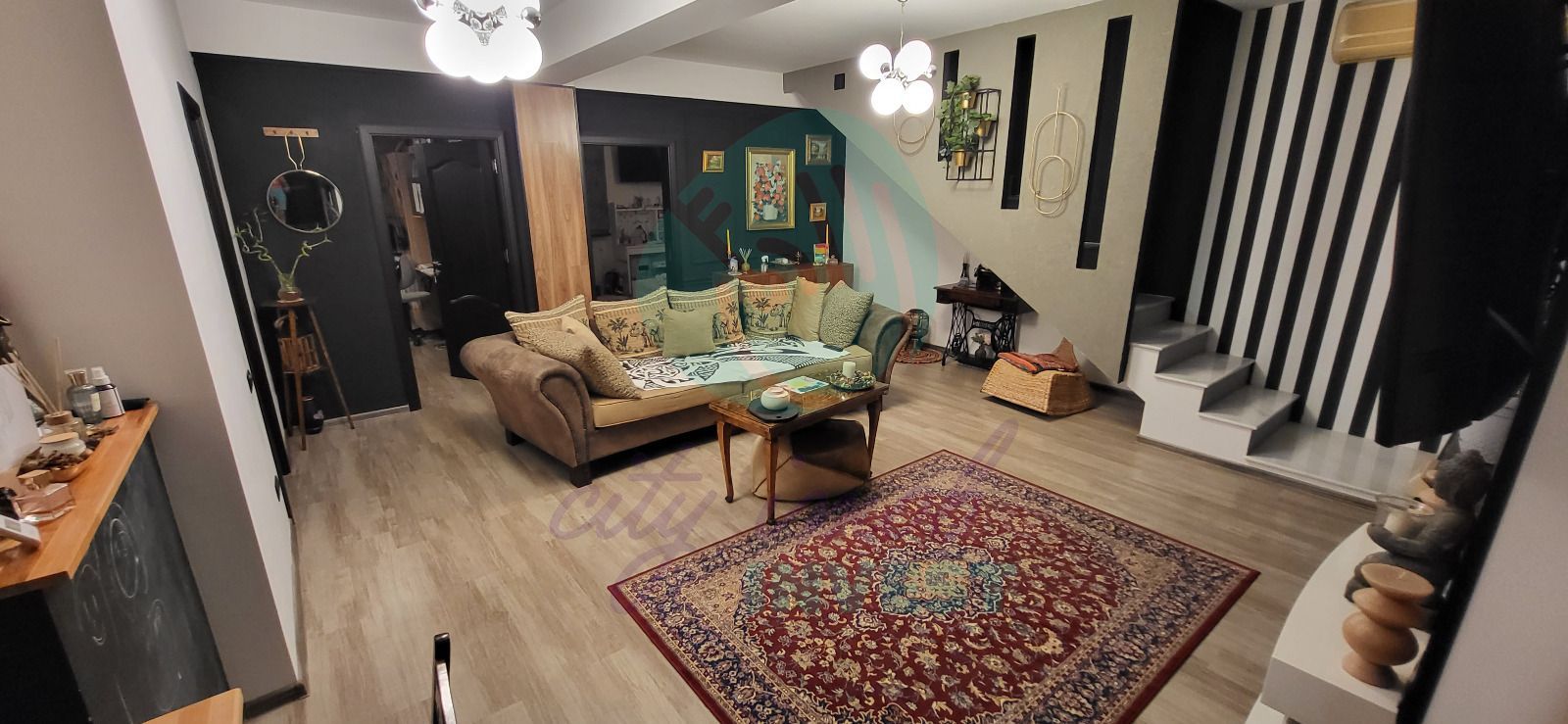 Casa cu teren 329 mp - Poză 1