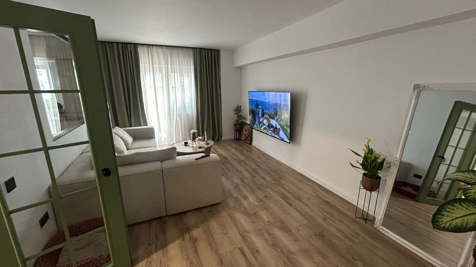 Apartament 3 camere, etaj 5 - zona Cetate - Poză 2