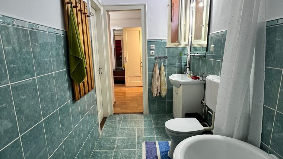 Apartament spatios cu 3 camere | 83 mp + veranda + curte | Ultracentral - Poză 15