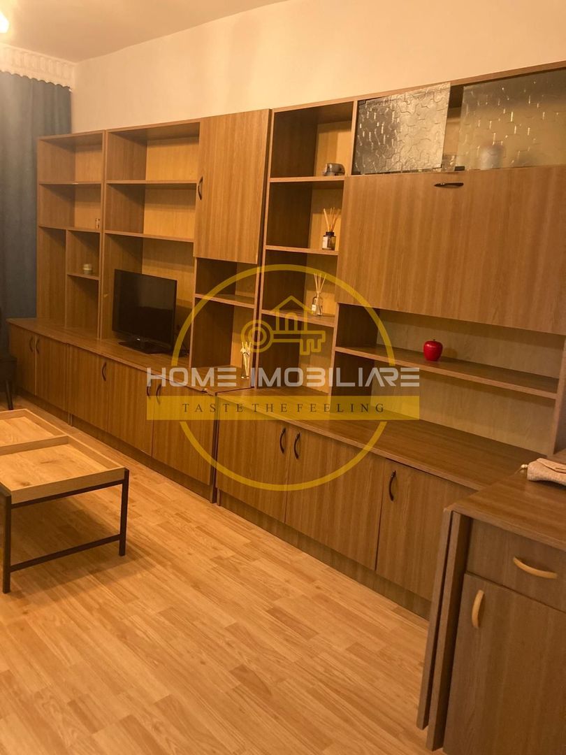 Centru Civic/ Apartament 3 camere/ Decomandat/Fara Risc Seismic - Poză 2