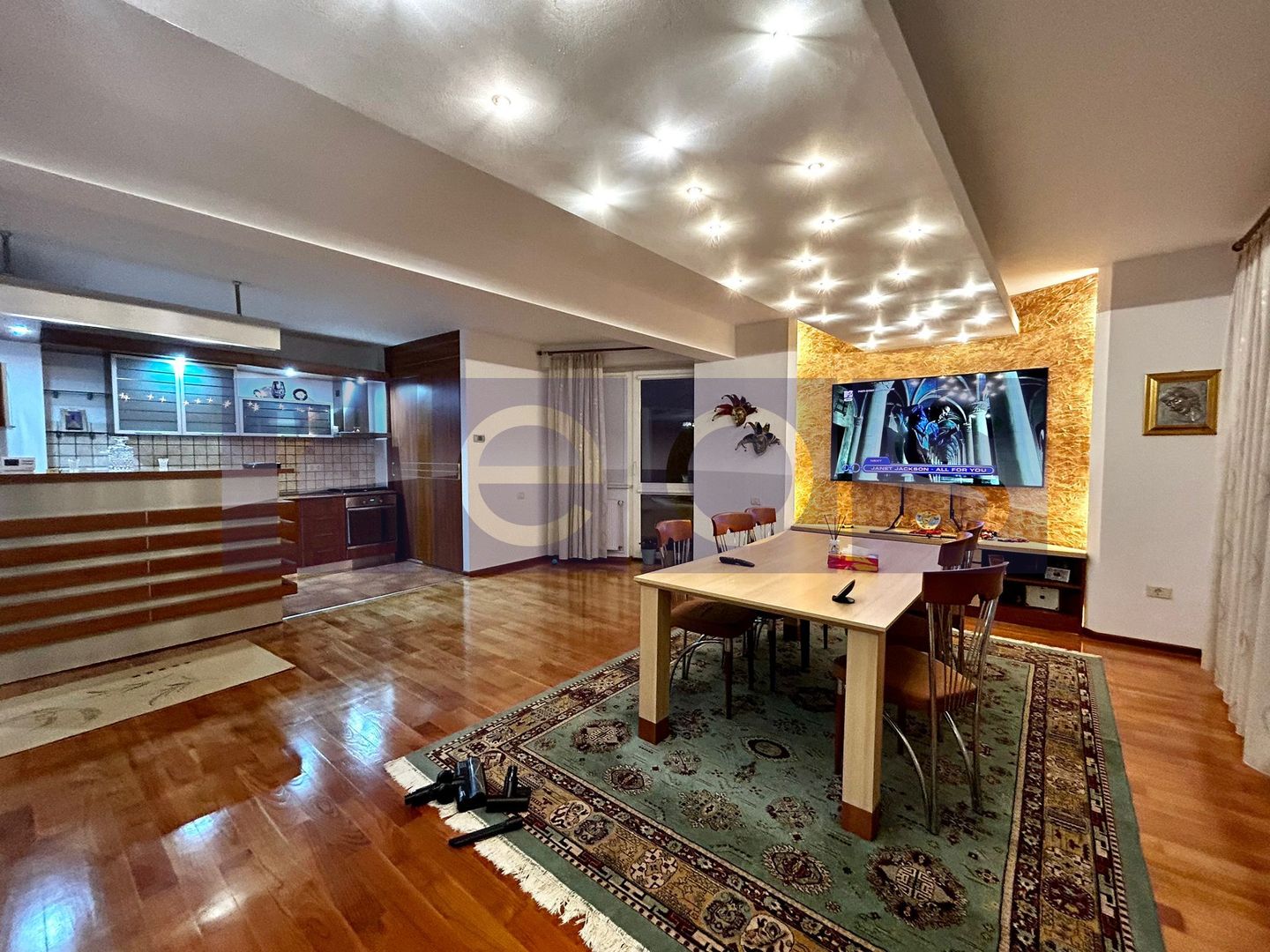 ÎNCHIRIERE 3 CAMERE | 160 MP | CARTIERUL FRANCEZ | GARAJ INDIVIDUAL | LUX - Poză 1