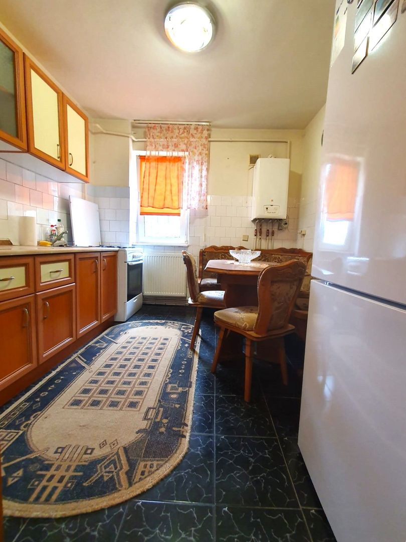 Apartament luminos cu vedere spre biserică, într-un cartier verde și liniștit. - Poză 5