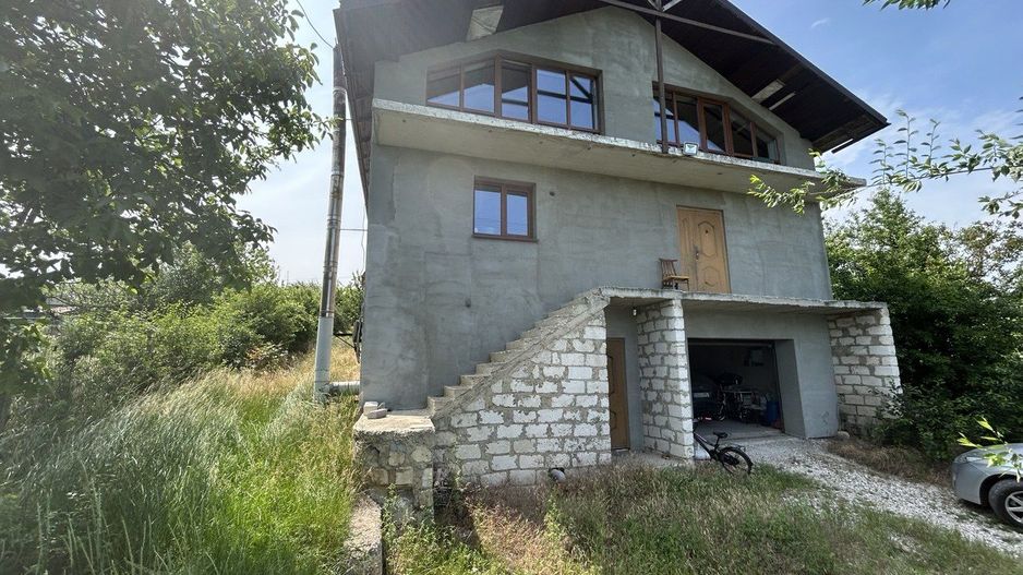 Casă Vilă de Vânzare în Comuna Balțata - Poză 1