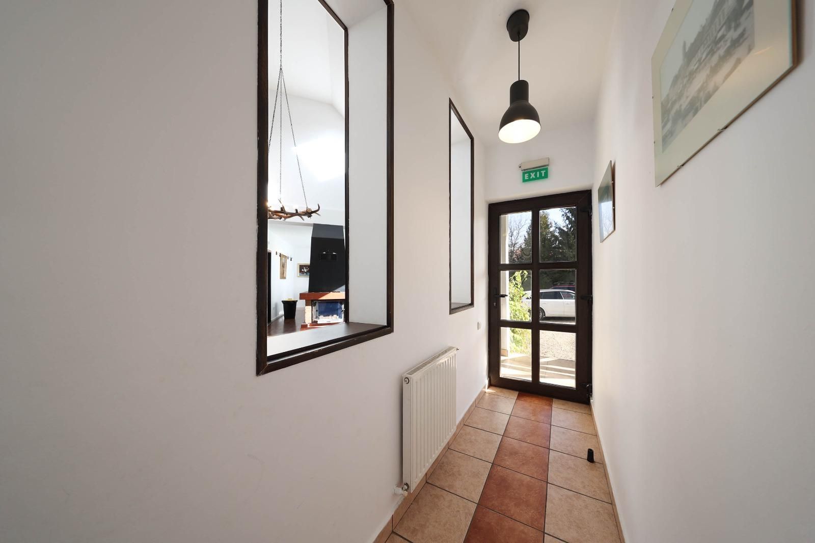 Vilă spațioasă de vânzare în Predeluț, Bran | 2000mp - Poză 41