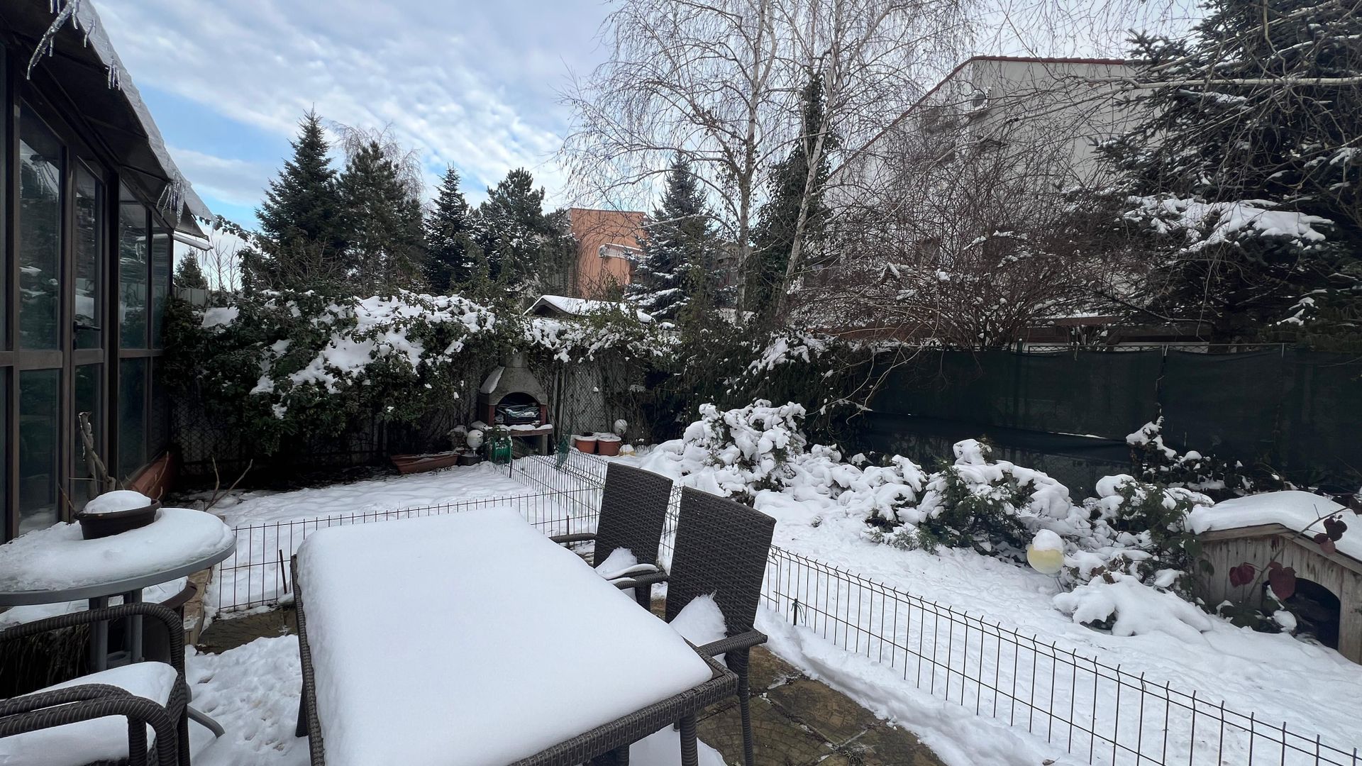 Vila Damaroaia - langa lacul Grivita - Poză 13