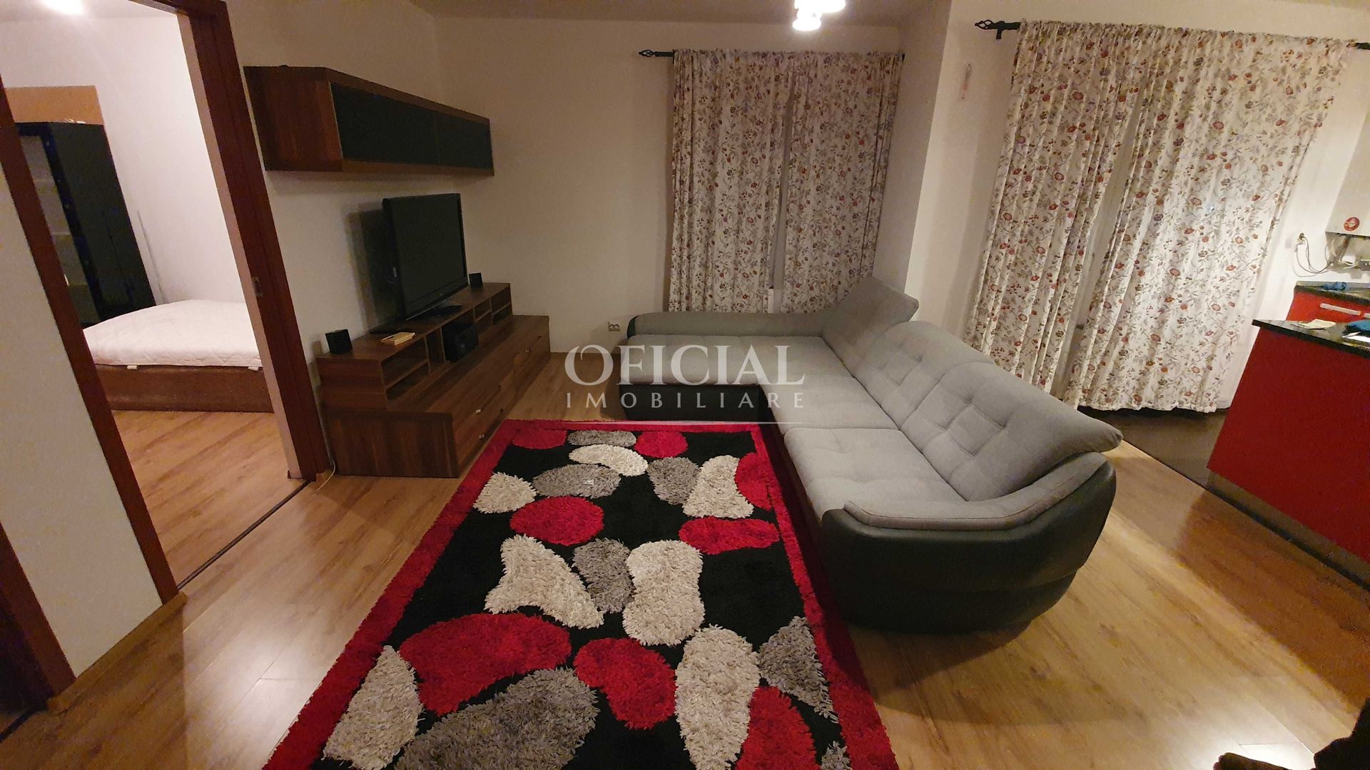 Apartament 3 camere | Parcare | 70 mp | Zona Florilor | Floresti - Poză 1