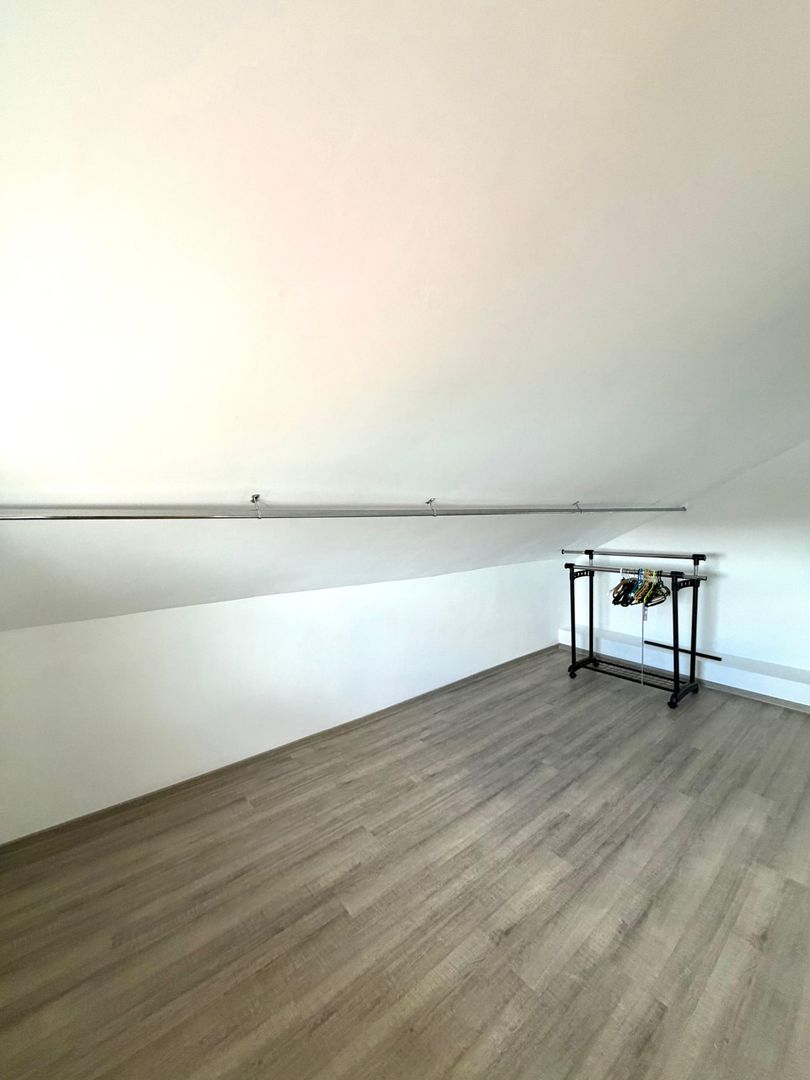 1100 e/ mp - Casa individuala  - 700 mp teren - la asfalt - Sacalaz - Poză 15