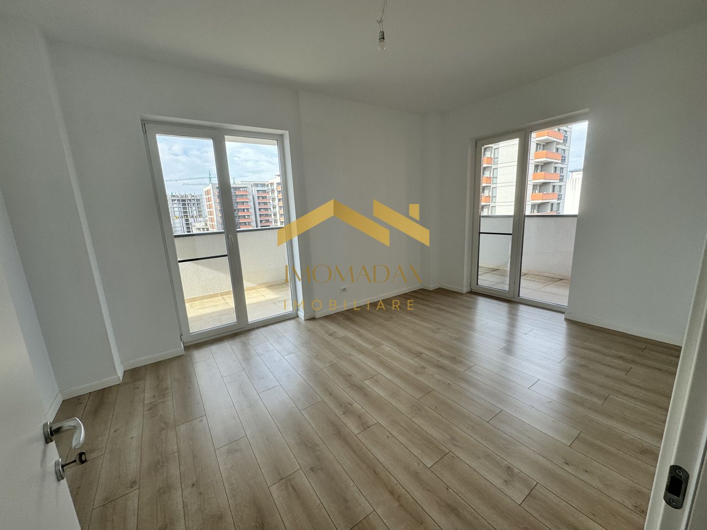 Aradului-3 camere-Terasa - Poză 3