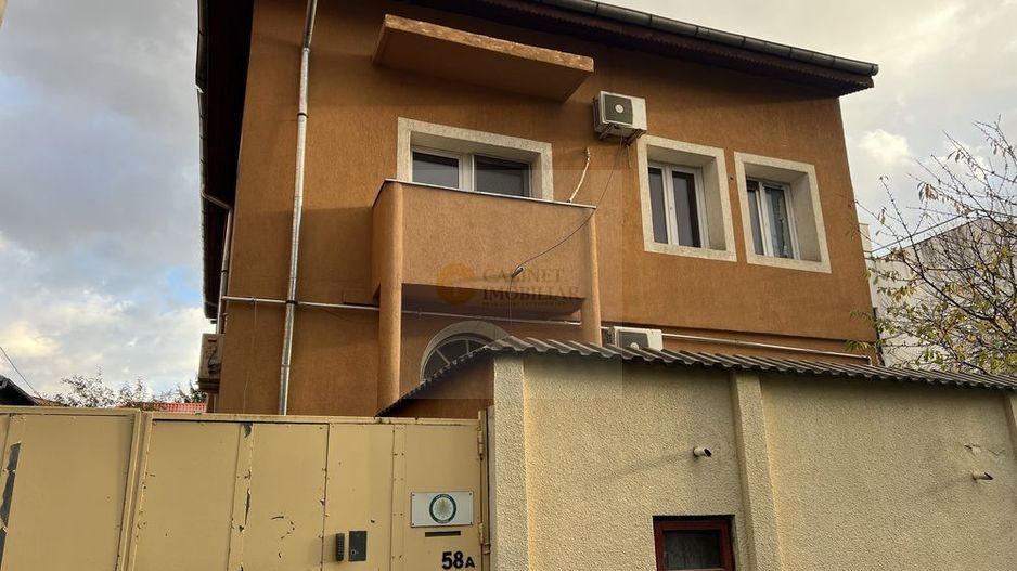 Vilă Modernă în Domenii, Aproape de Biserica Casin - Poză 1