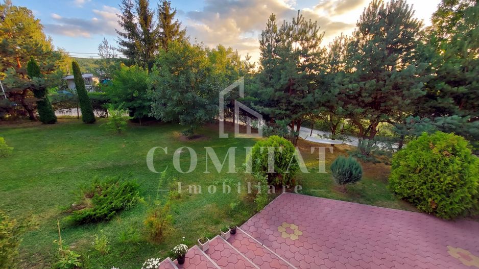 Vilă în Făget | Sediu companie | 2.412 mp teren 8 parcări - Poză 10