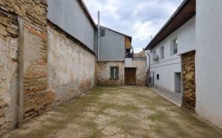 De vânzare teren cu proiect de reconstrucție apartament – zonă centrală - Poză 2