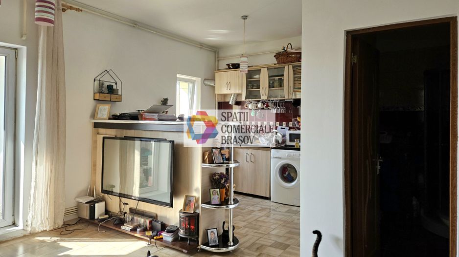 Apartament cu trei camere - mansarda, zona Garii 56 mp - Poză 2