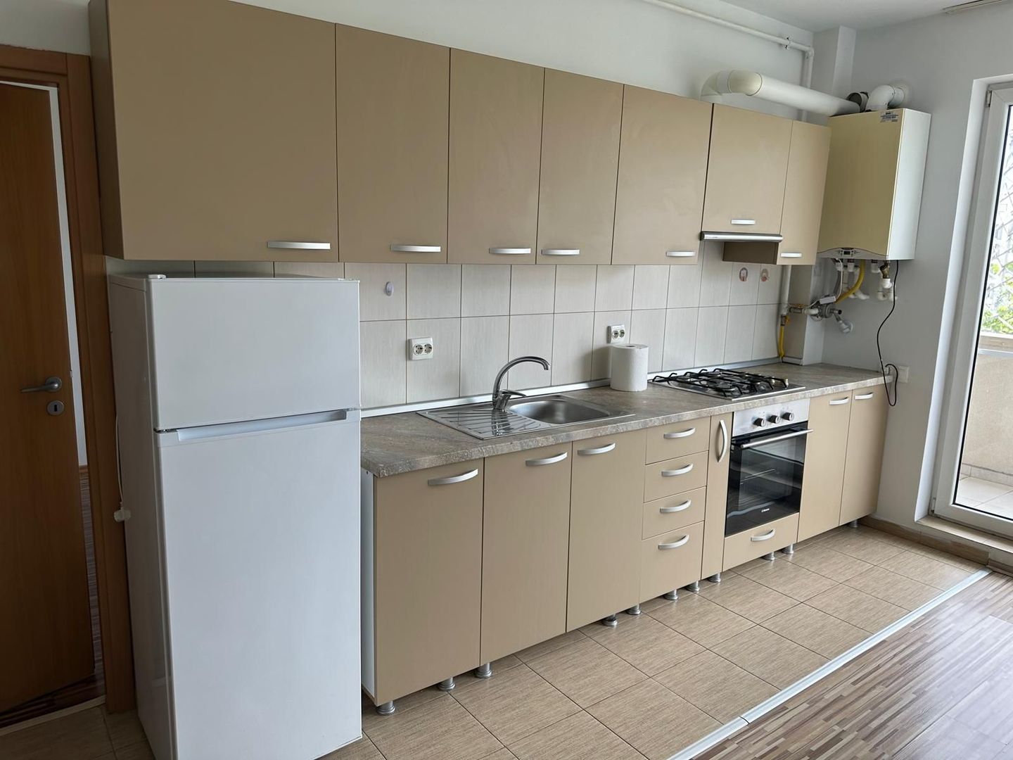 Apartament cu 2 camere | 42 mp + 8 mp balcon | Parcare | Centru - Poză 3