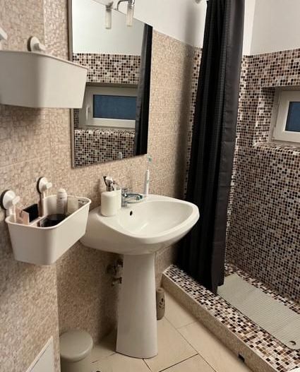 Garsoniera decomandată, Cismigiu, centrala proprie, renovată complet,fara risc. - Poză 10