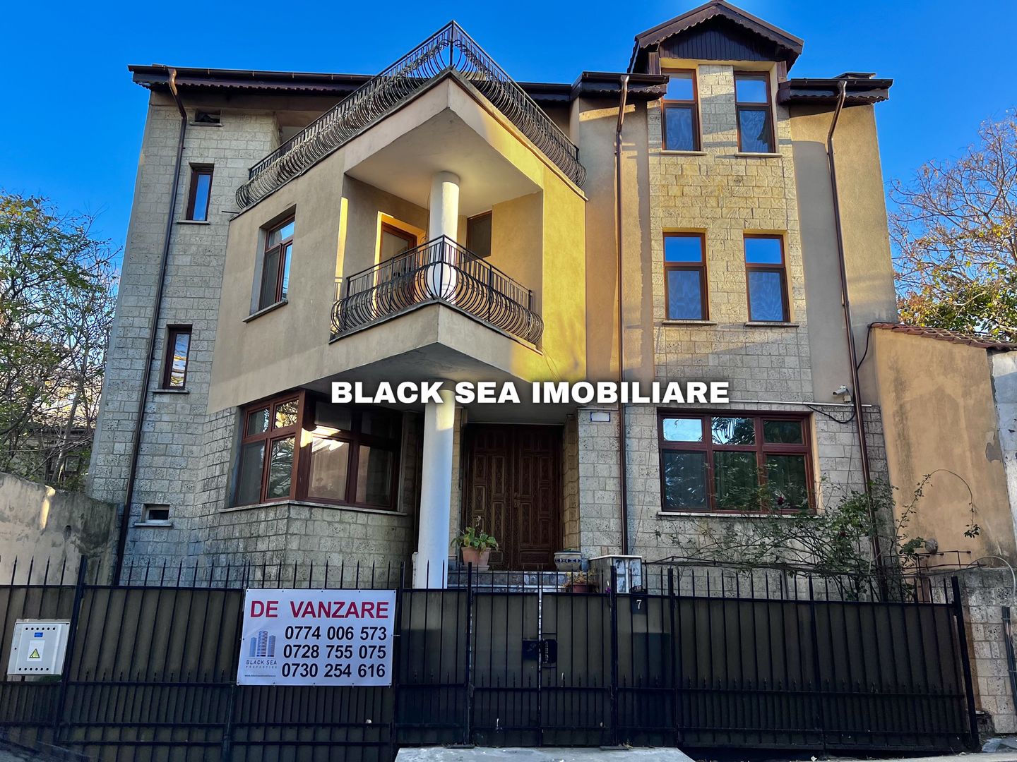 Vila 7 camere D+P+1+M - 2 Garaje - 50m de plaja - Zona centrala - Poză 22