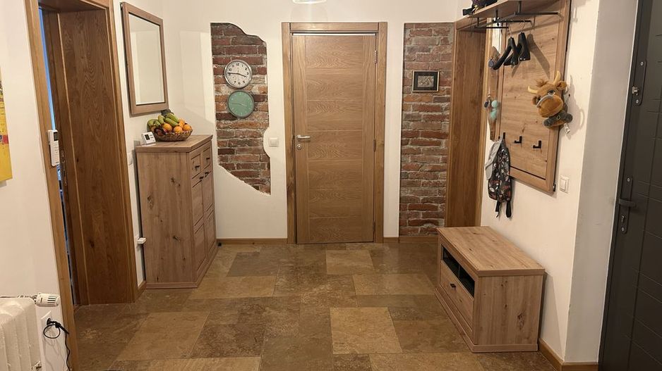 Agenția BRASADAS vinde apartament 3 cam central etaj 2/2. - Poză 1