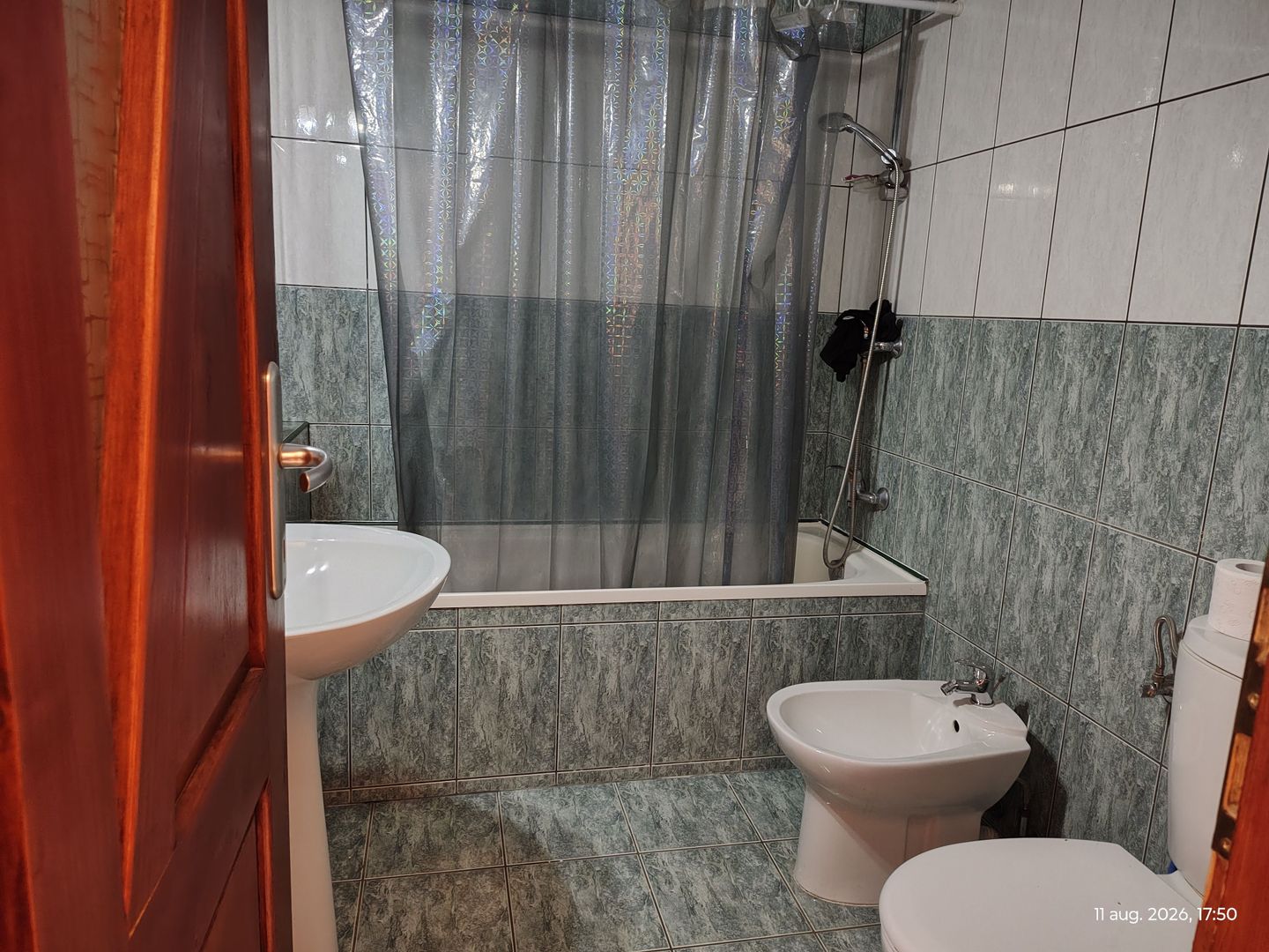 Închiriez 2 camere Str. Onestilor. Pret 300 euro. Comision 50%. - Poză 6